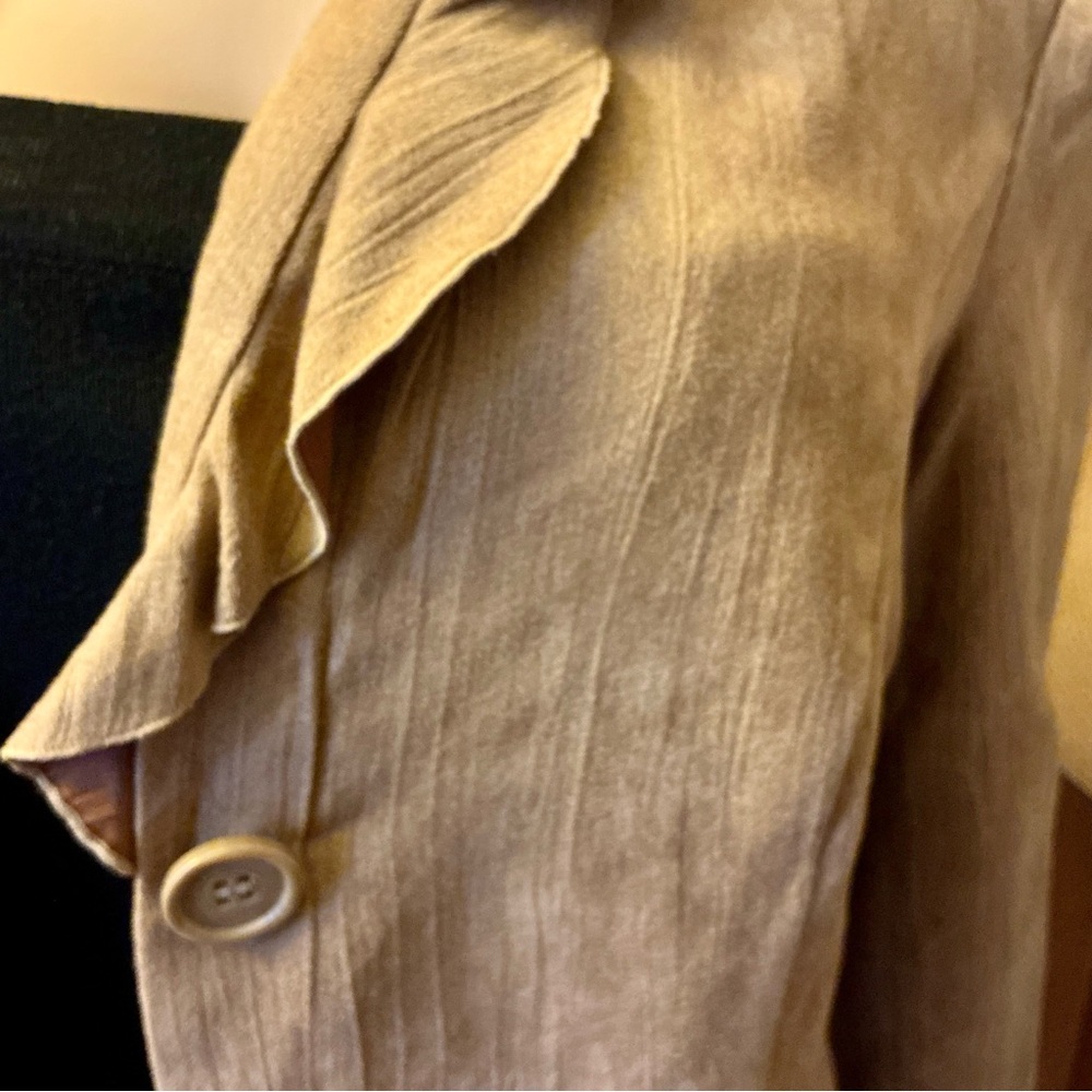 JM Collection Beige Ruffled Blazer - Picture 5 of 8